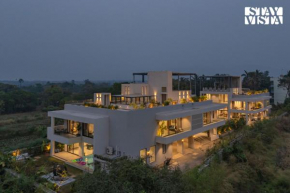 StayVista at Ember Villa - Indoor Pools & BBQ